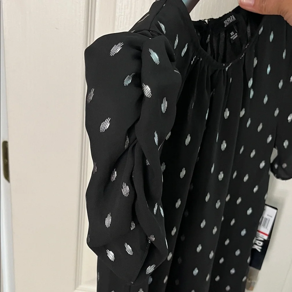 28th and Park Women’s Black and Silver Blouse - Picture 5 of 6